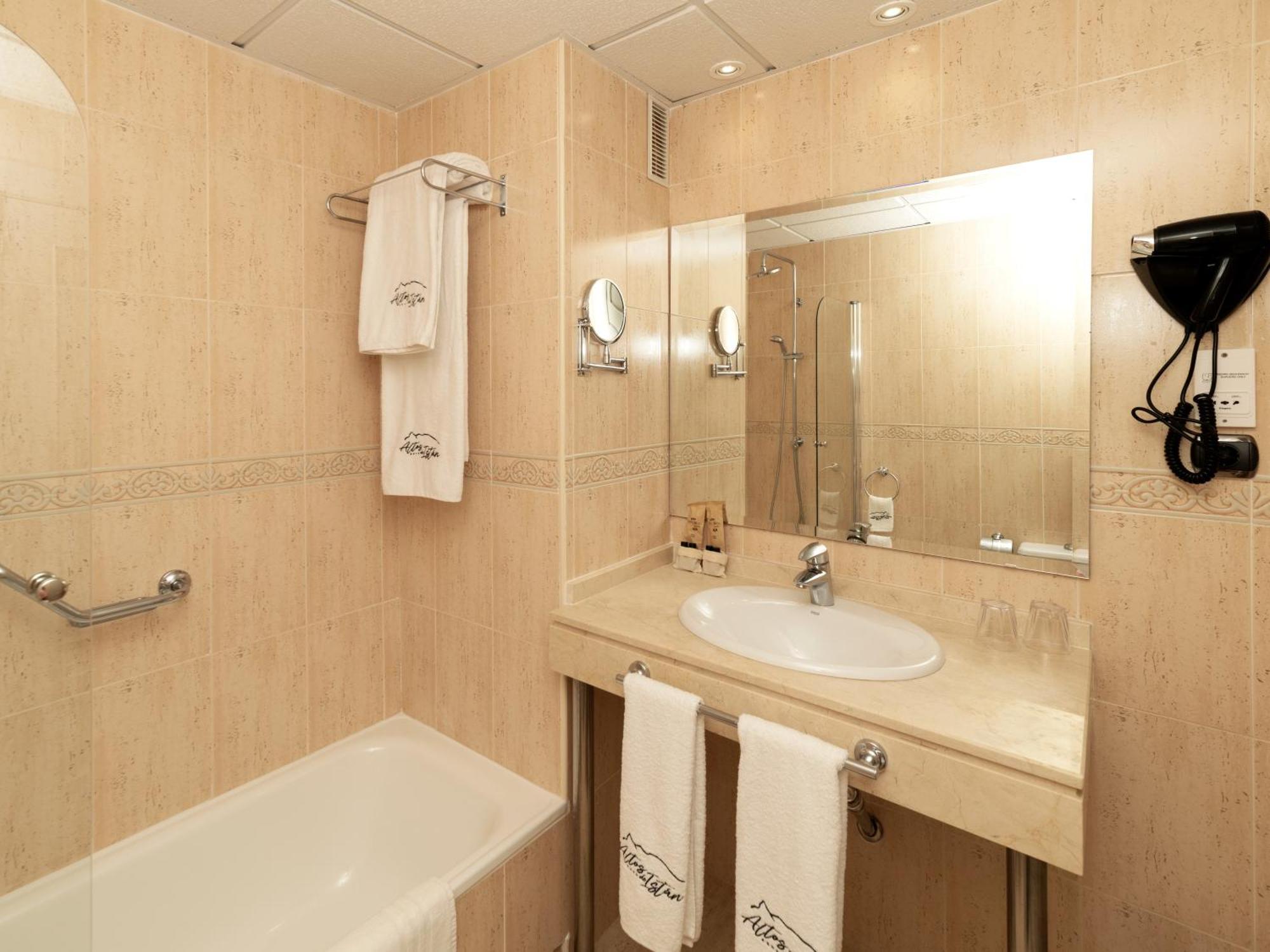 Hotel Altos De Istan Ngoại thất bức ảnh